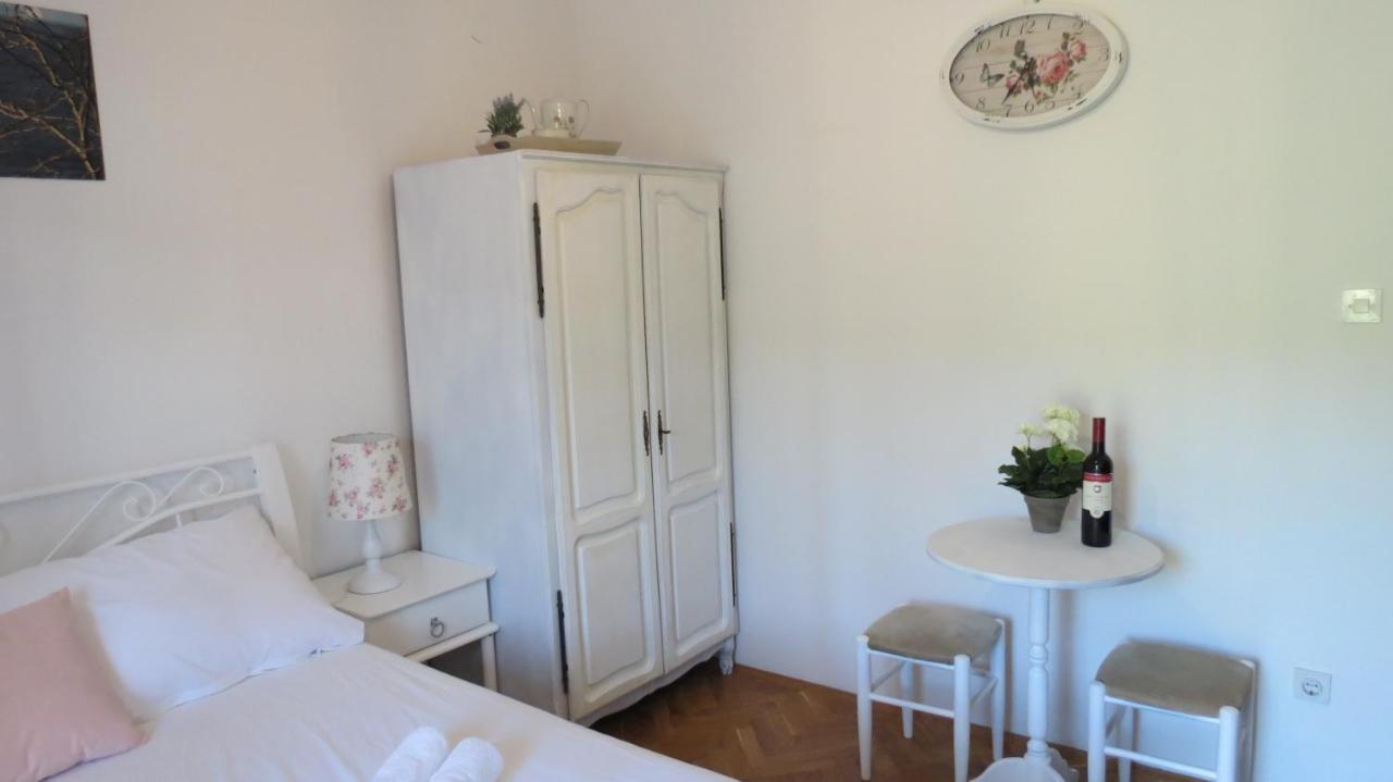 Apartments And Rooms Rogic สเวติ เปตาร์ ภายนอก รูปภาพ