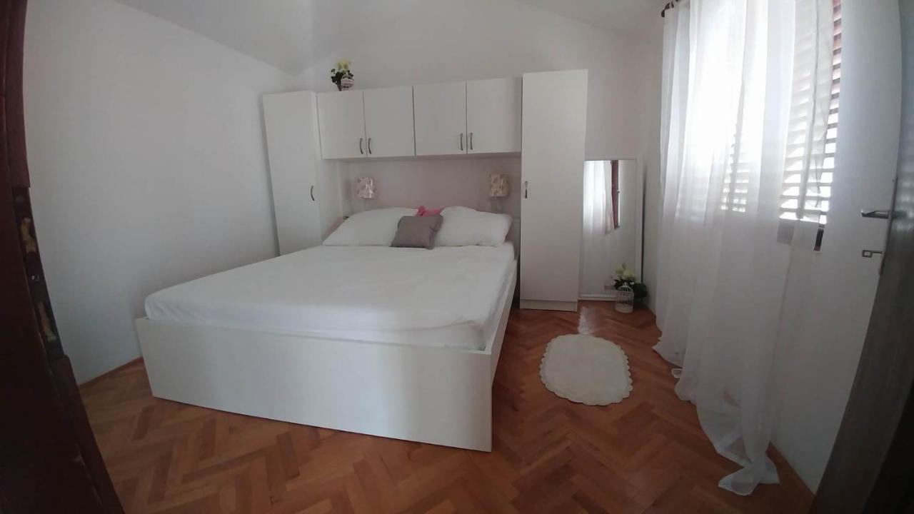 Apartments And Rooms Rogic สเวติ เปตาร์ ภายนอก รูปภาพ