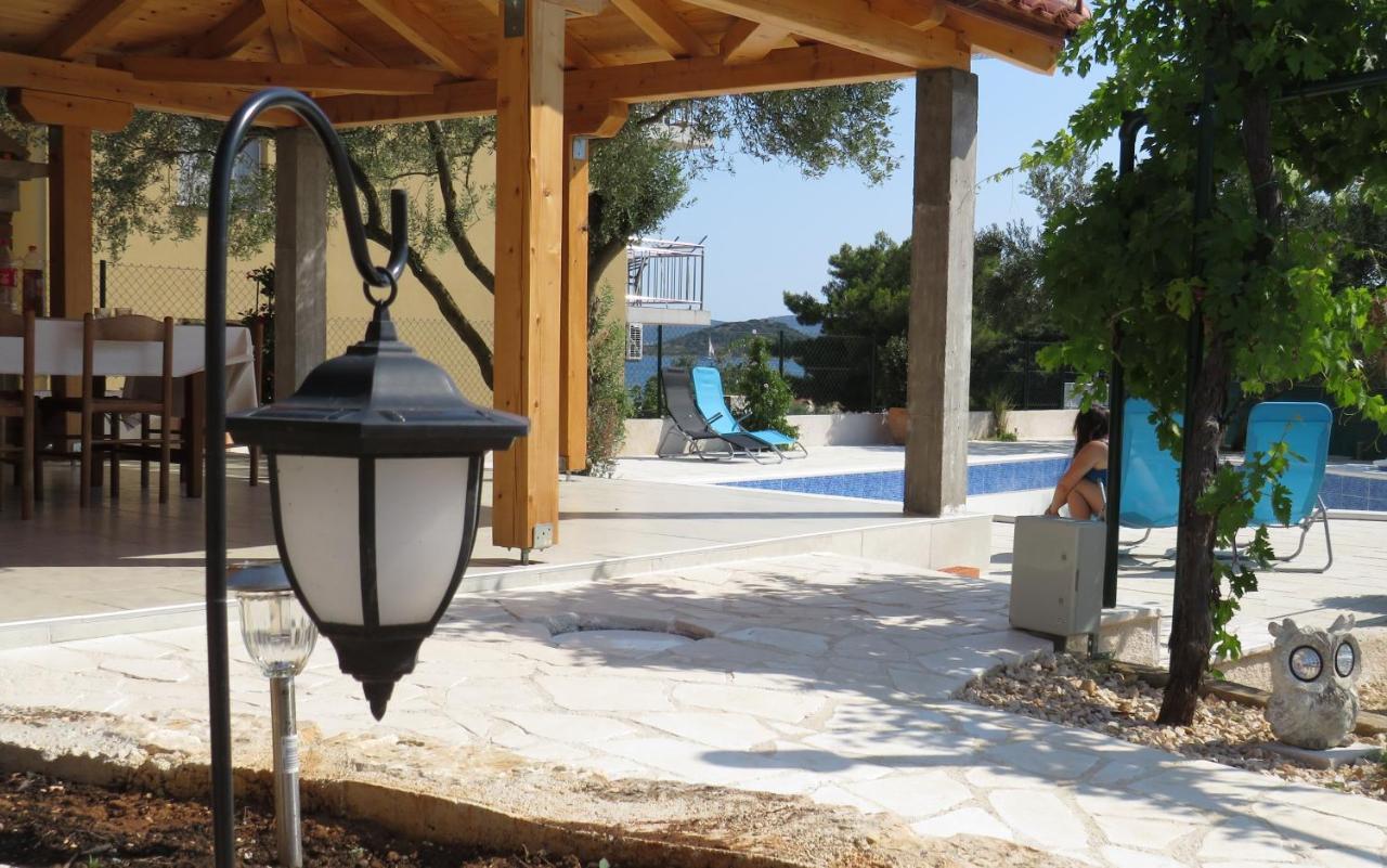 Apartments And Rooms Rogic สเวติ เปตาร์ ภายนอก รูปภาพ