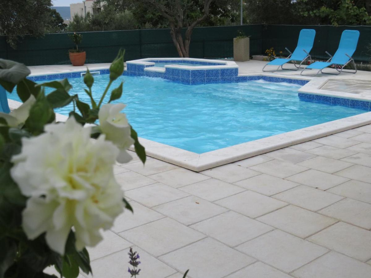 Apartments And Rooms Rogic สเวติ เปตาร์ ภายนอก รูปภาพ